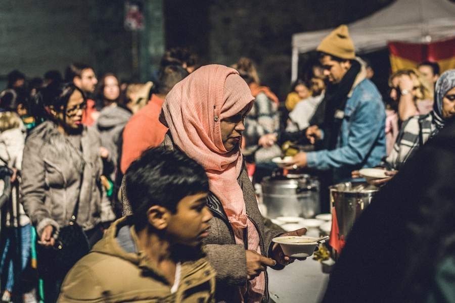 Bulevardul pietonal La Rambla este inima turistică a orașului