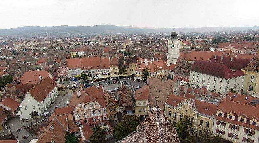 Ce să vizitezi în Sibiu într-un weekend: Comori ascunse dincolo de centrul vechi 1 Sibiu centru vechi scari pasaj medieval ochi