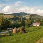 Peisaj de primăvară din România, perfect pentru excursii de Paște