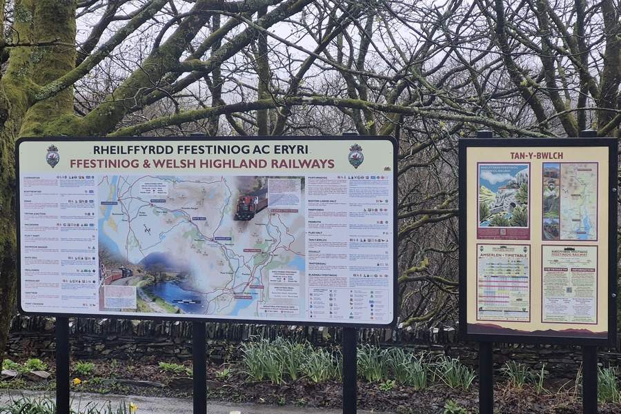 trenul Mountain Spirit (Ysbryd y Mynydd în galeză) la Porthmadog